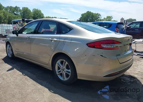 2018 Ford Fusion Hybrid S z USA, uszkodzony, nr VIN 3FA6P0UU2JR191558